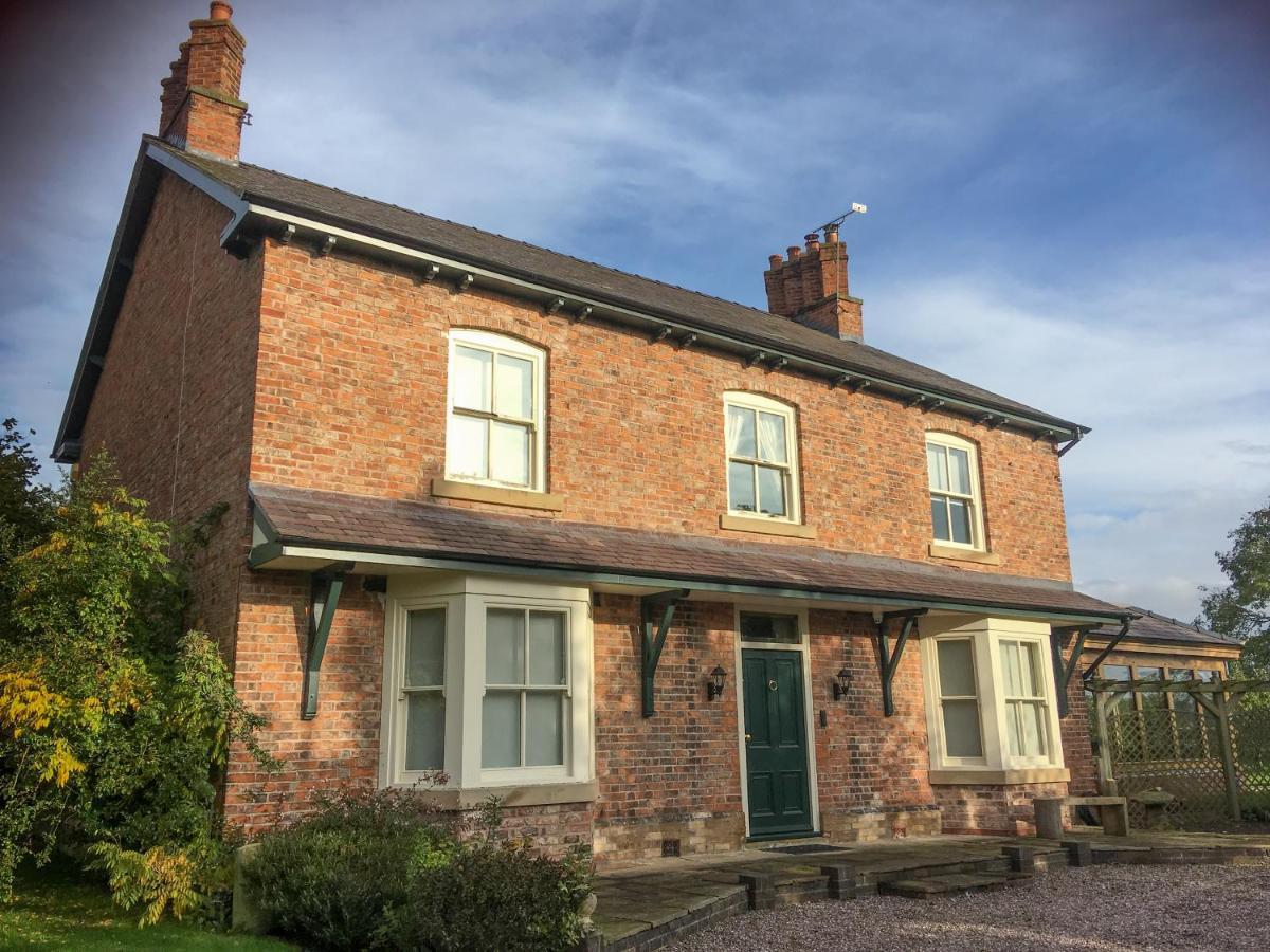 Hollies Farm B&B 렉섬 외부 사진